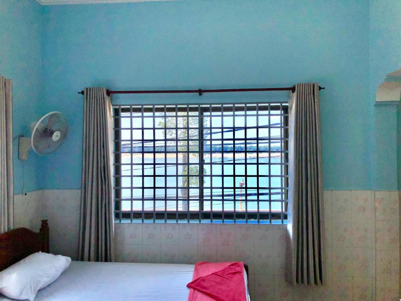 Hengheng II Guest House Kratie Exteriör bild