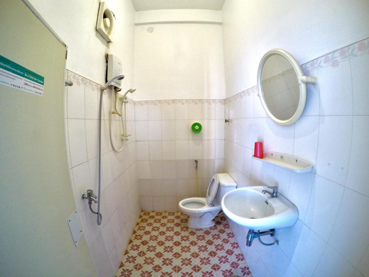 Hengheng II Guest House Kratie Exteriör bild
